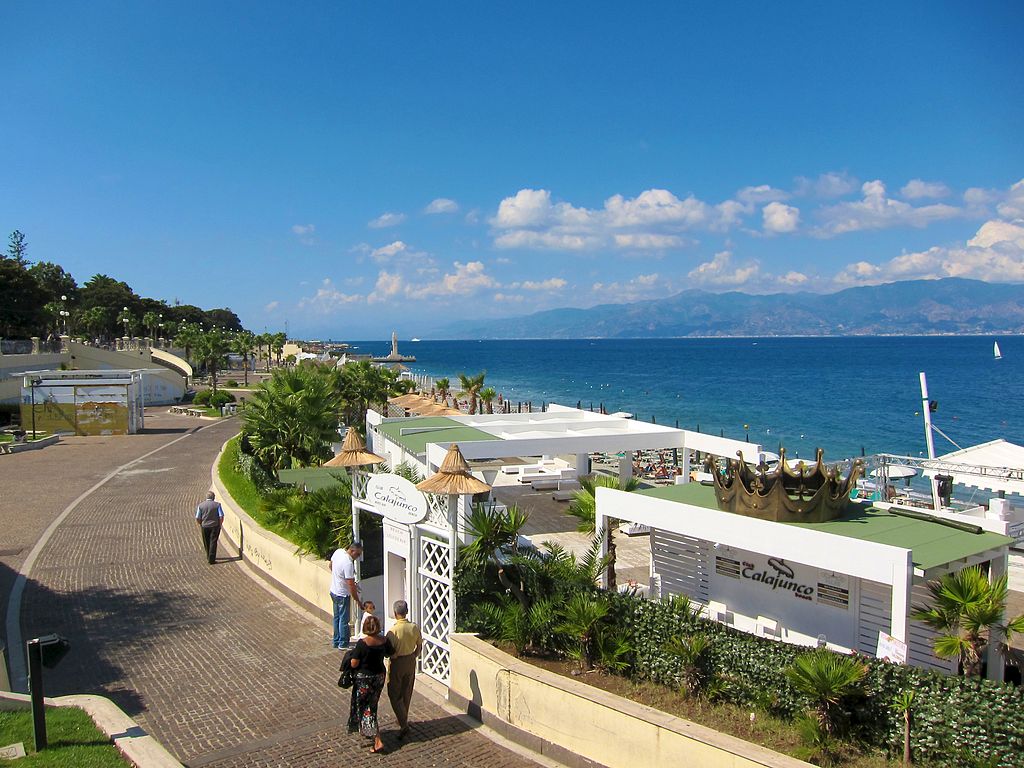 Lidi sul lungomare Falcomata
