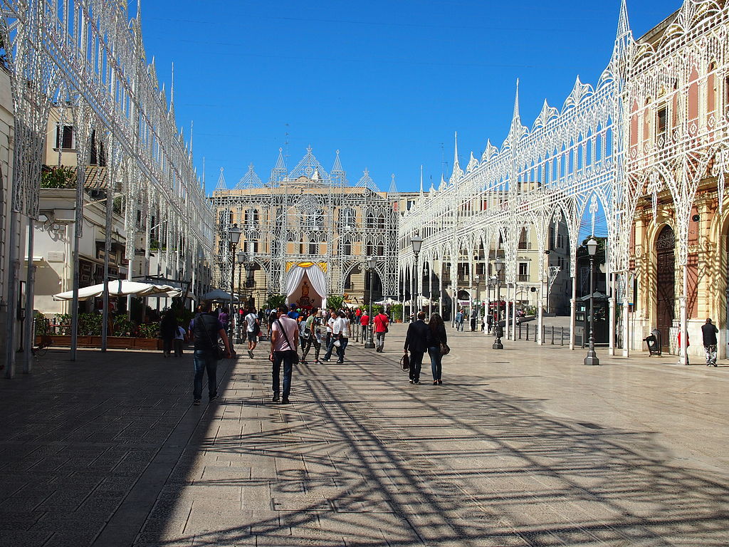 Piazza Ferrarese Bari