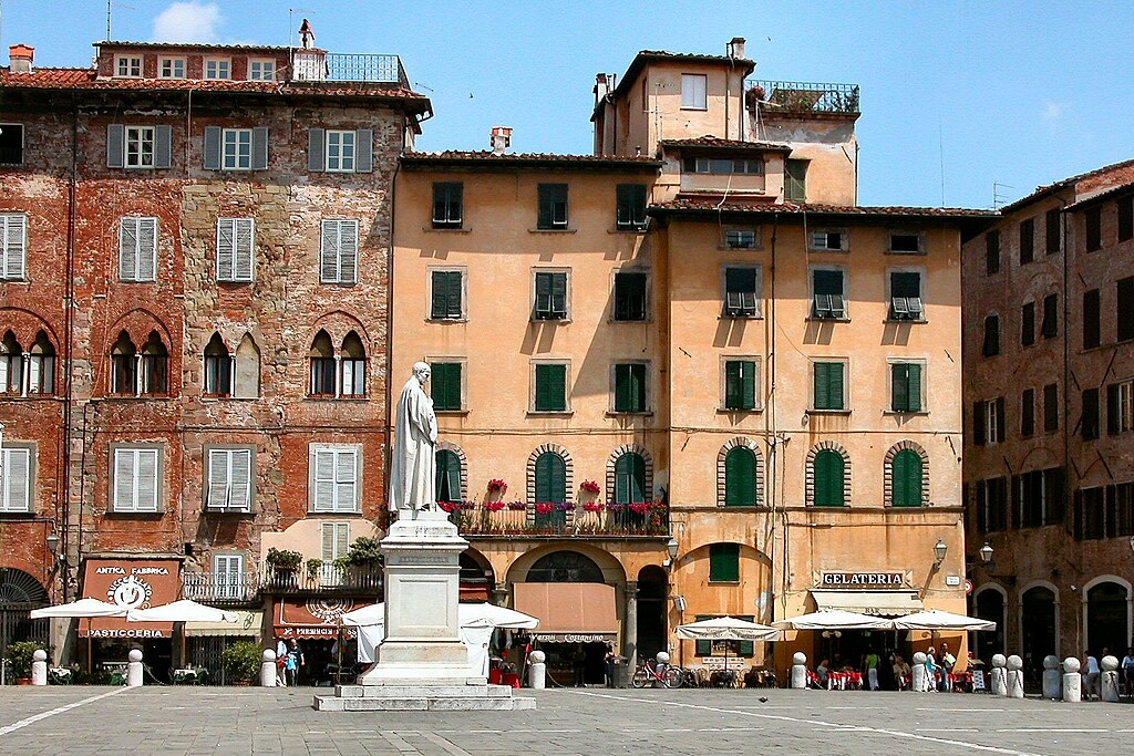 Piazza San Michele Lucca