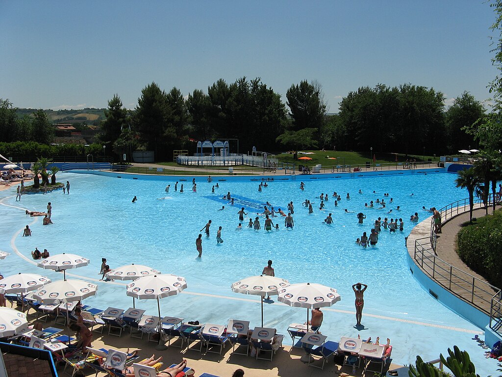 Piscina grande aquafan di riccione