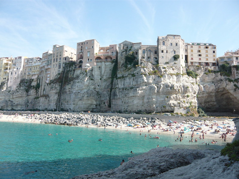 Vista di Tropea dalla spiaggia